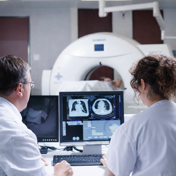 Ärzte bei der Radiologie