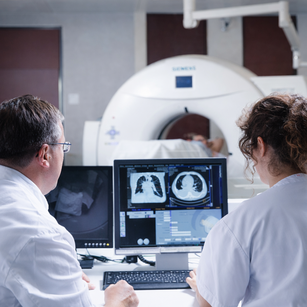 Ärzte bei der Radiologie