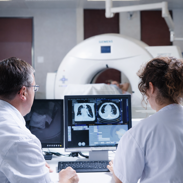 Ärzte bei der Radiologie