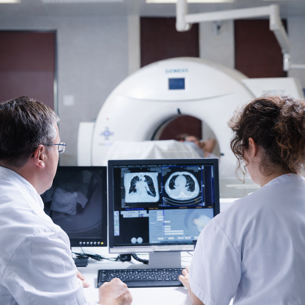 Ärzte bei der Radiologie