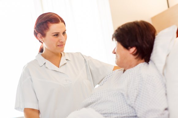 Pflegerin und Patientin