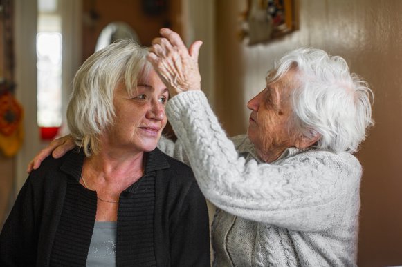 Zwei Seniorinnen