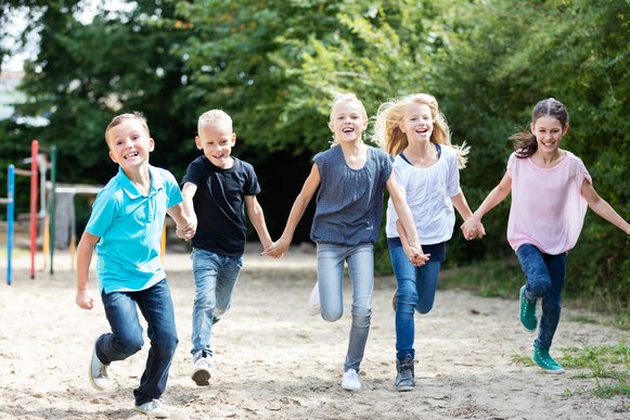 Spielende Kinder